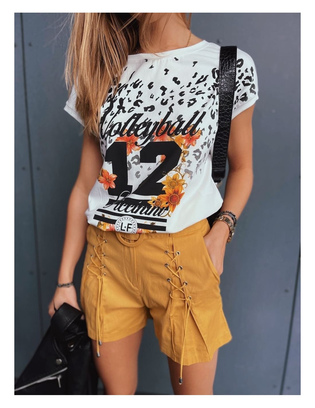 Women\'s summer shorts with a belt, mustard 10200 - Online store - Boutique